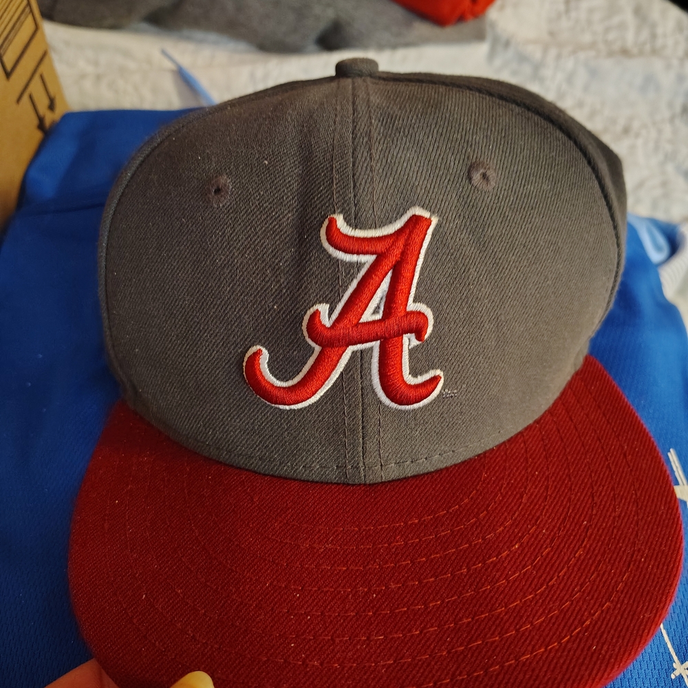 Alabama Fitted Hat 71/4 Like New